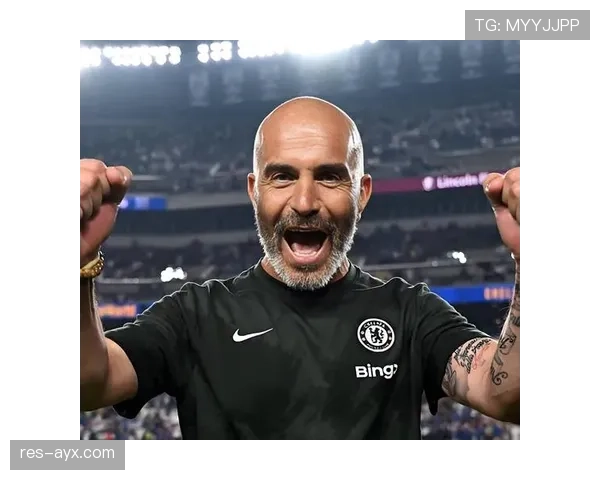 里尔防线稳固再现经典战术,球队防守体系成新赛季焦点 里尔防线稳固再现经典战术,球队防守体系成新赛季焦点