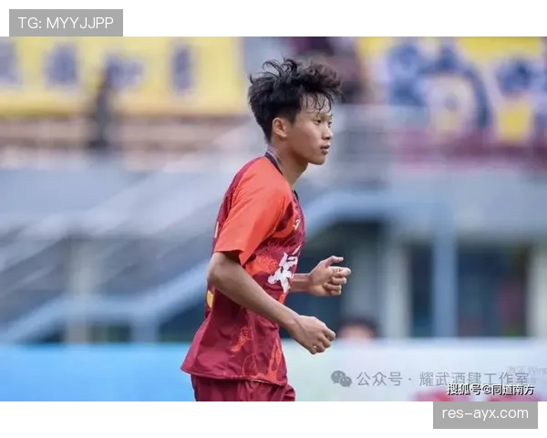 球迷热议精彩瞬间，比赛亮点闪耀全场